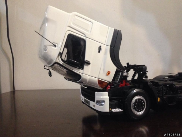1/24 HINO 700 模型卡車頭 開箱分享!!