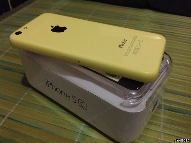 iphone 5C[黃] 簡單小開箱+悲情撞擊測試