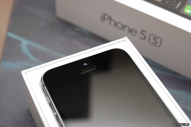 [遍地開花]iPhone5S 太空灰 開箱,加碼 SGP Neo Hybrid EX Slim