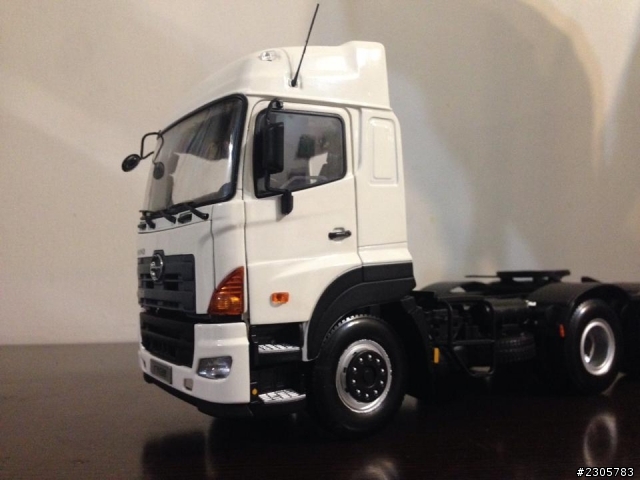 1/24 HINO 700 模型卡車頭 開箱分享!!
