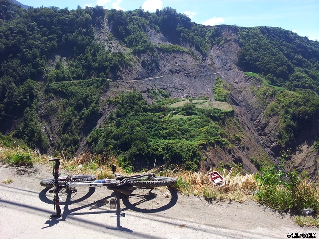 惡路挑戰—獨闖台灣最險惡山路--力行產業道路(匹亞南古道南段)