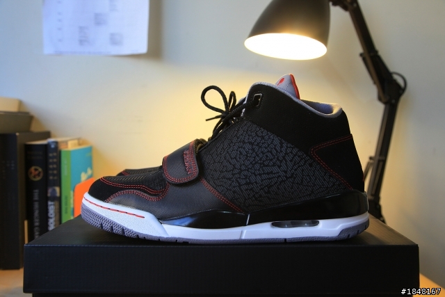 Jordan閃亮開箱 "JORDAN FLTCBLB 90'S"