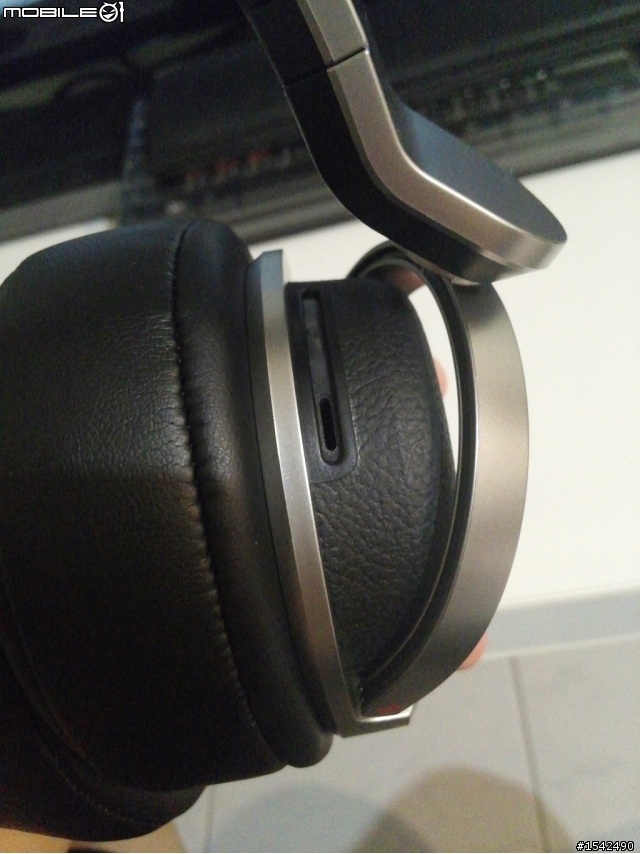[更新]Sony MDR-HW700DS簡易開箱