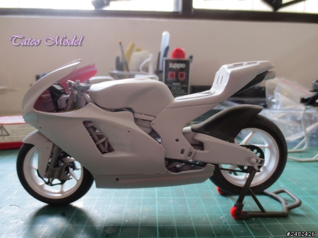 [作品分享] Ducati DESMOSEDICI GP8 Minichamps改造版