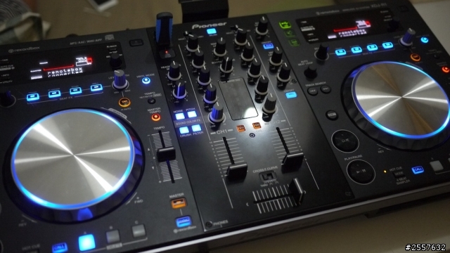 通通讓你一次擁有DJ魔力的『XDJ-R1』