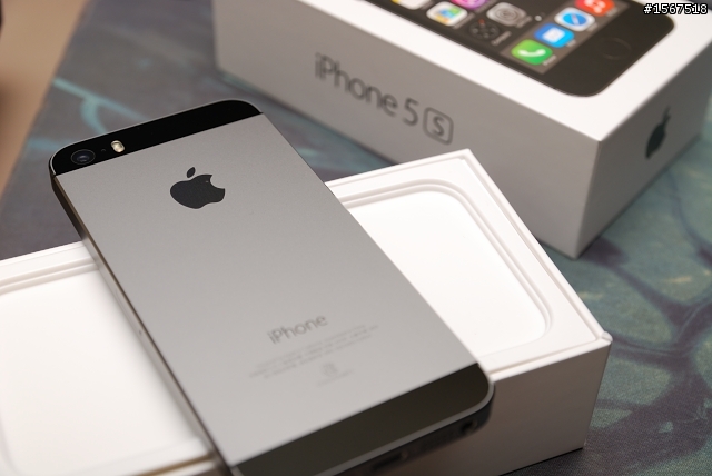 [遍地開花]iPhone5S 太空灰 開箱,加碼 SGP Neo Hybrid EX Slim