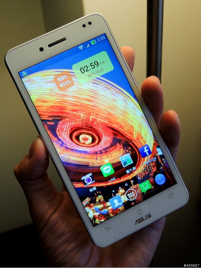 小小分享一下剛入手的 New Padfone infinity 幾張實機照!!