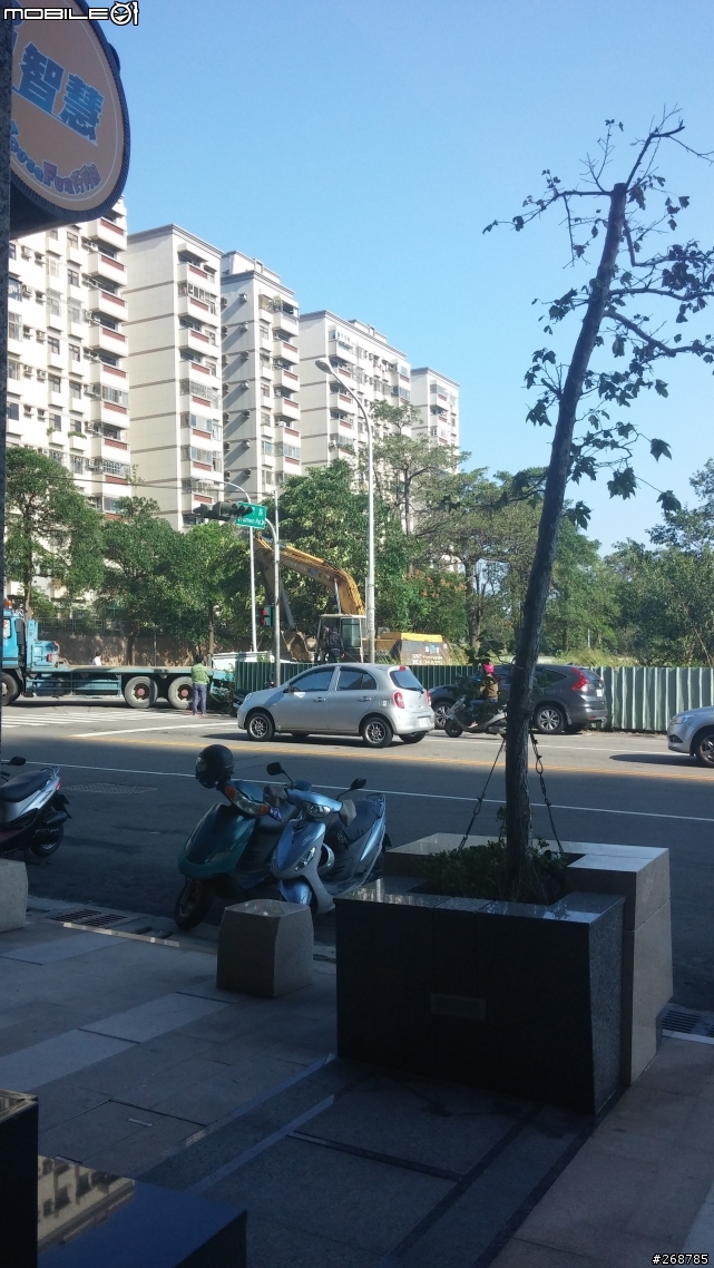 介於國安一路與國安二路、玉門路交叉路口怪手進場整地