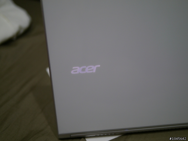 [有問題]全新acer S7 392 背光層疑似裂縫 i5 4200u板