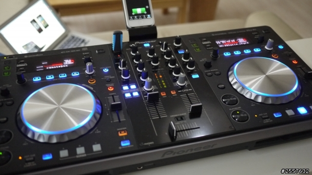 通通讓你一次擁有DJ魔力的『XDJ-R1』