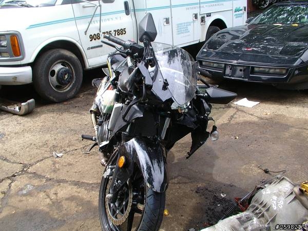請問這台車值得買來修嘛 Ninja 250