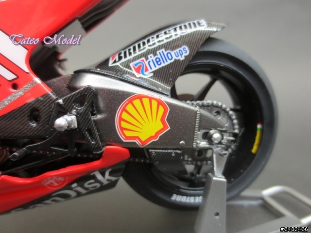 [作品分享] Ducati DESMOSEDICI GP8 Minichamps改造版