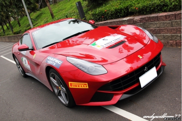 FERRARI F12 Berlinetta 6色