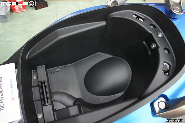 遇見K-XCT300 ABS 消光藍 消光黑 不專業開箱