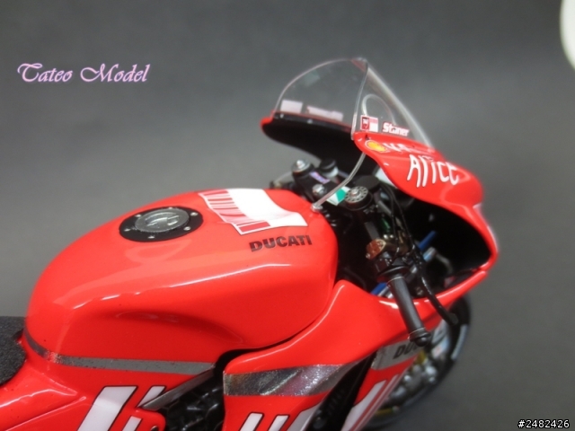[作品分享] Ducati DESMOSEDICI GP8 Minichamps改造版