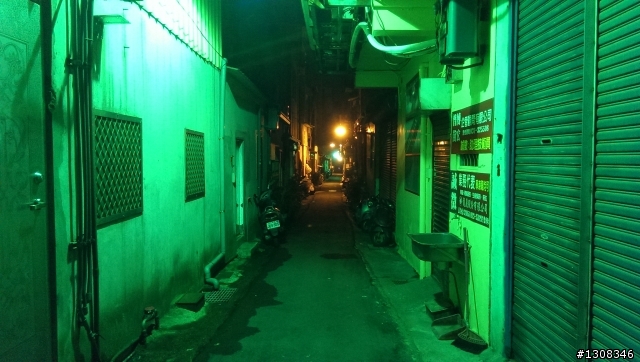 NEW ONE 為什麼夜間拍路燈是綠色的？