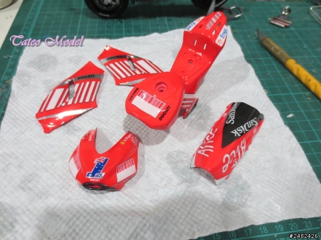 [作品分享] Ducati DESMOSEDICI GP8 Minichamps改造版