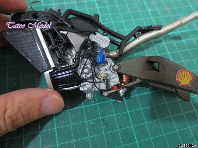 [作品分享] Ducati DESMOSEDICI GP8 Minichamps改造版