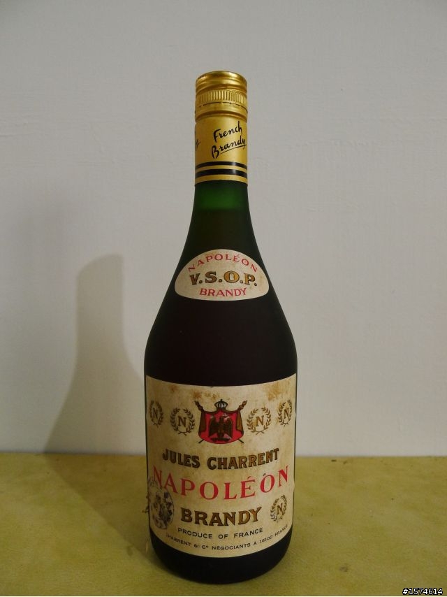 父親身後留下的一些酒