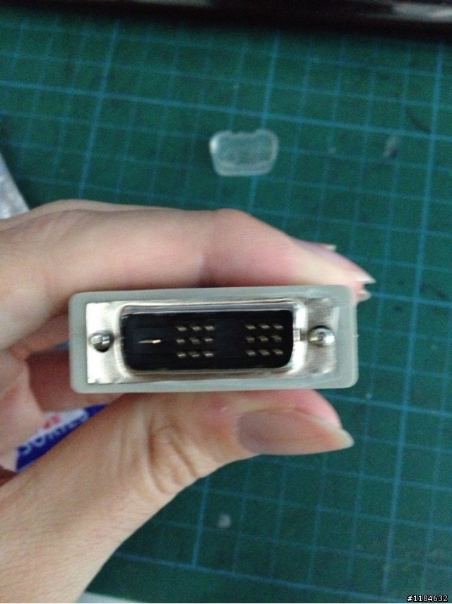 螢幕兩台都是VGA的頭想接顯示卡Dual-Link DVI雙螢幕 無法顯示