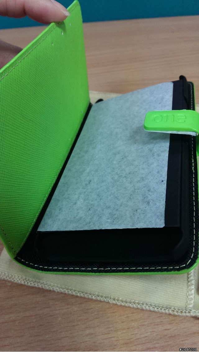 【開箱】HTC One 尊爵好禮頌 皮革手機套