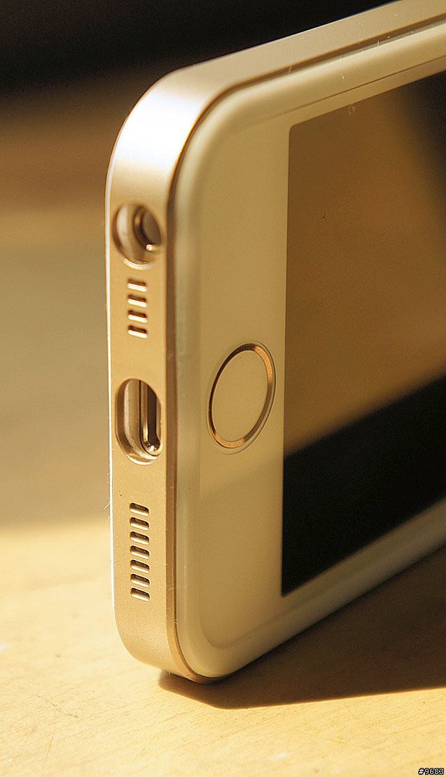 分享 SGP iPhone 5S Neo Hybrid EX Slim Metal 金色＋中華 iPhone 5s 金色