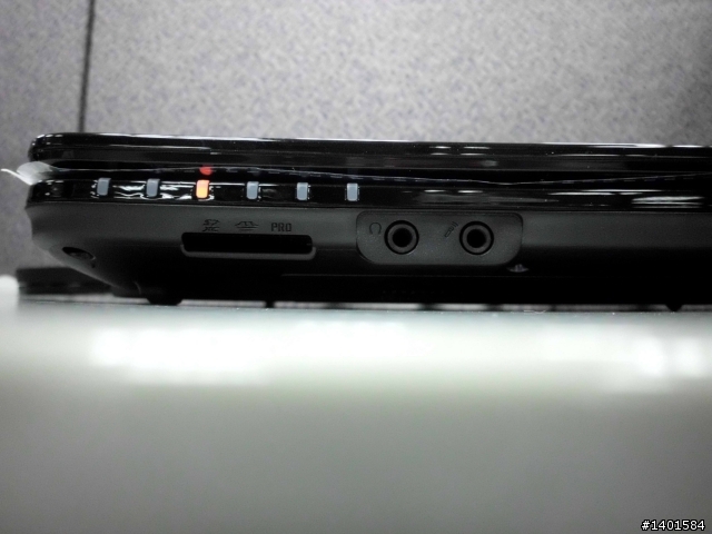 [開箱]Fujitsu LifeBook LH532A-VB322 買了...原來這就是迷夜黑呀?