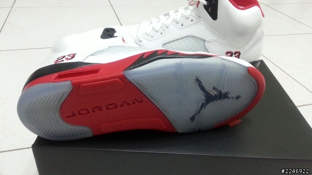 開箱~ AIR JORDAN RETRO 5 Fire Red 黑舌 小時候夢想~