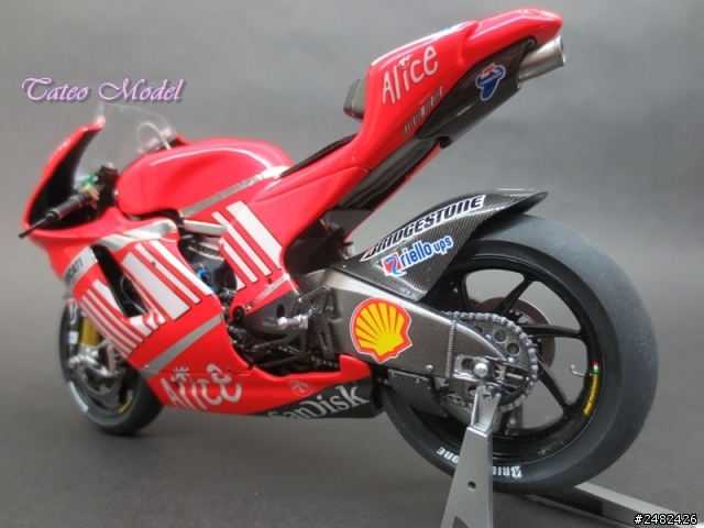 [作品分享] Ducati DESMOSEDICI GP8 Minichamps改造版