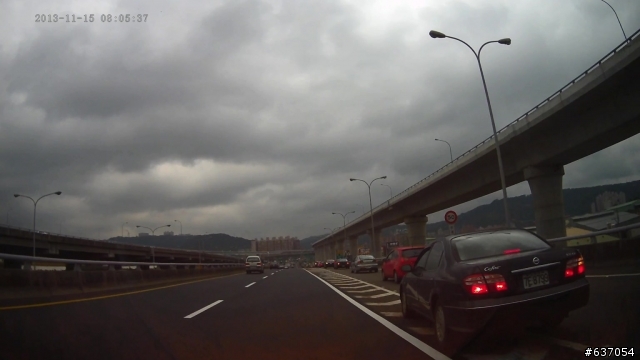 【檢舉】插隊不成改走槽化線硬塞硬擠