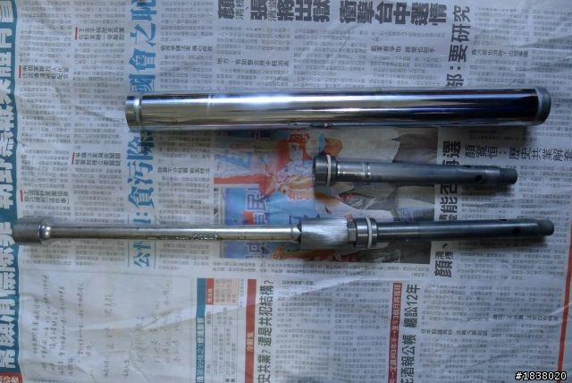 2013-11-16-換前叉油封和換叉油.碟盤.碟煞皮.輪胎.防塵套.等等
