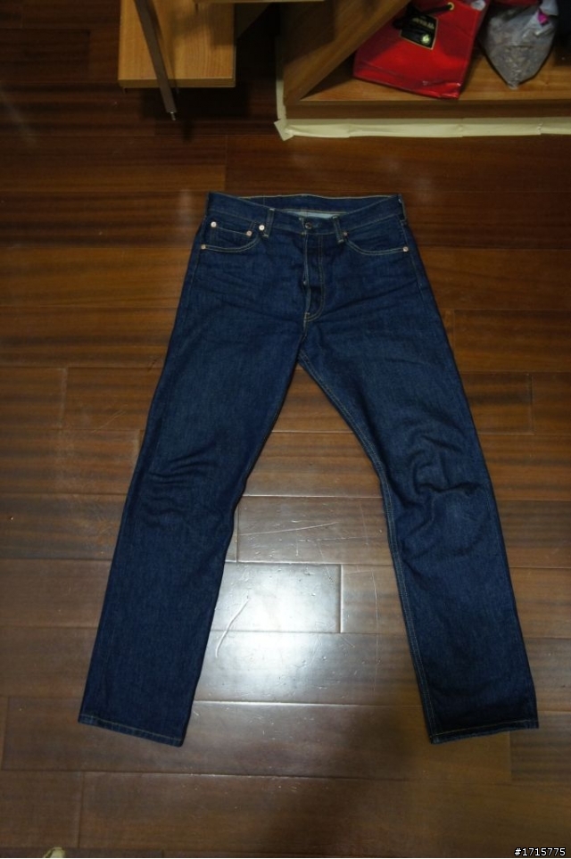 [開箱]Levi's 501-0000，想買來養褲的樓!慢慢的新增養褲過程!