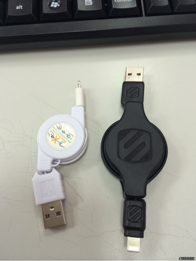 香港 IFC APPLE Retail Store And Lightning 傳輸線(Scosche strikeLine pro)