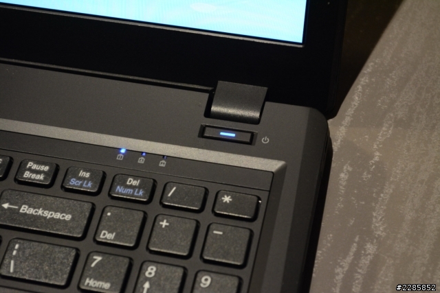 [分享]小弟的外接工作兼LOL機 GIGABYTE Q2556N