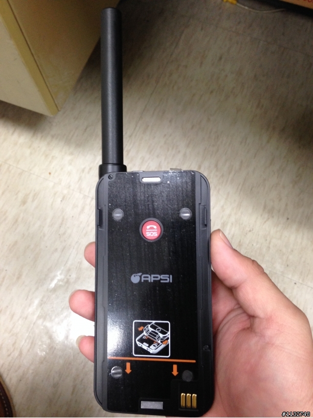 iphone 上太空 - Thuraya 衛星電話 背蓋