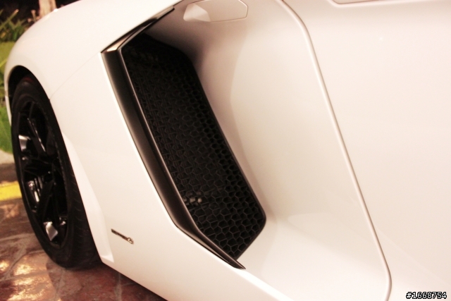 most wanted Beauty - Lamborghini LP700-4