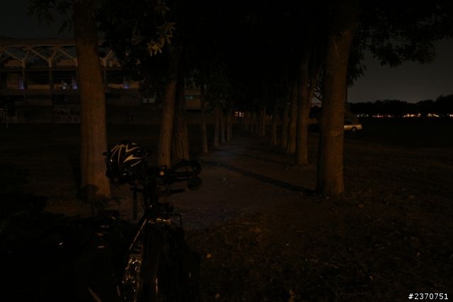 ［開箱與測試］BAOCH F3 槍燈