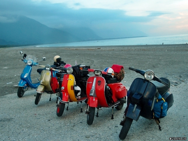 Vespa  Girl  Of  Taiwan 之 偉士四女孩長征花蓮