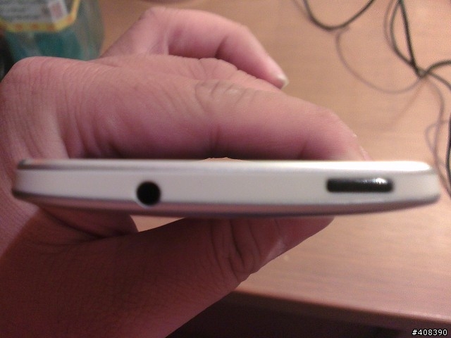 和HTC New Onw外觀及相似的貼牌機~~Monga X1簡單開箱Part 1