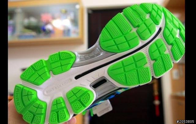 我的Asics nimbus 15 鞋底(問題請益)