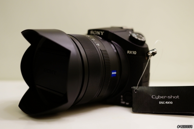 我收到官網出貨的RX-10囉！超讚