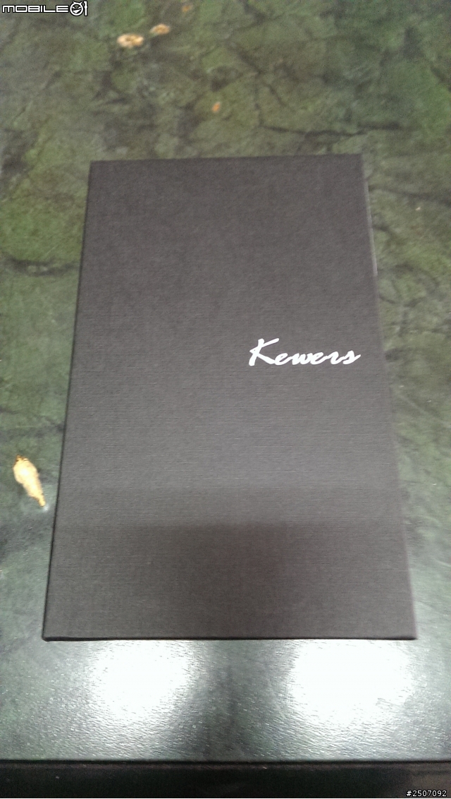 Kewers For蝴蝶S的紅框簡易開箱分享