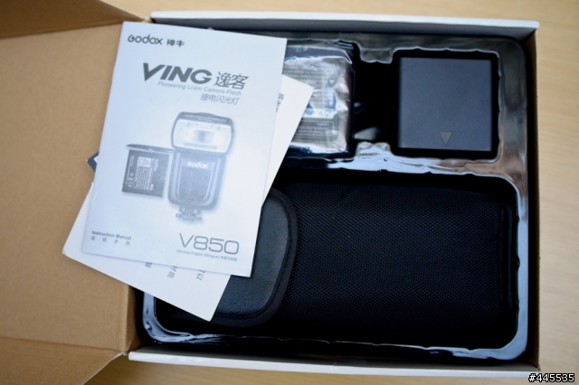 開箱文~首發~小神牛逸客v850可充電鋰電池閃燈~