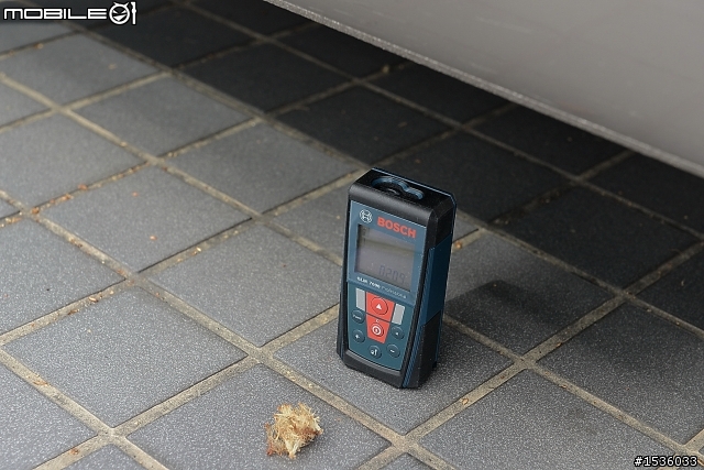 BOSCH GLM7000量測U6高22.3公分高，比U7矮，但比MPV高。