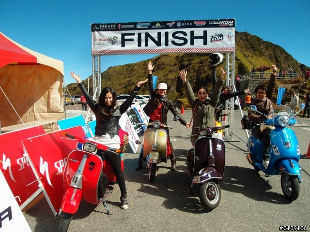 Vespa  Girl  Of  Taiwan 之 偉士四女孩長征花蓮