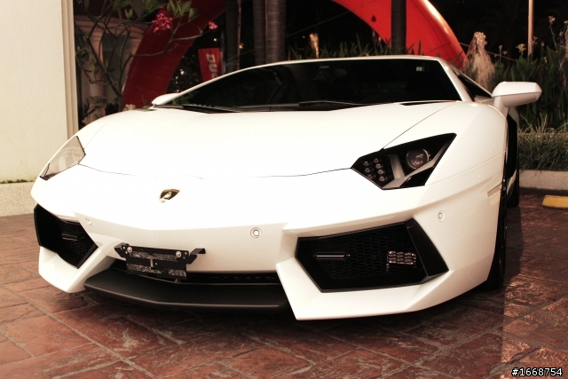 most wanted Beauty - Lamborghini LP700-4