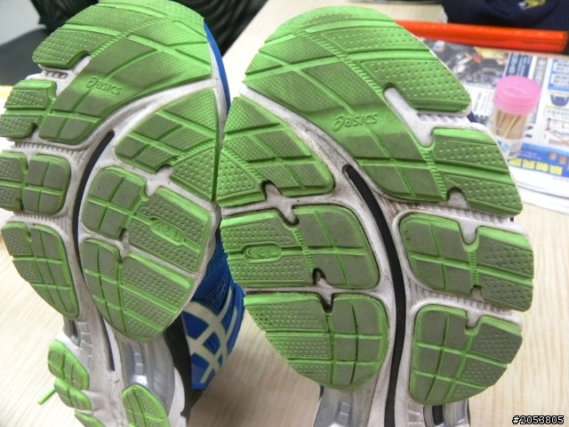 我的Asics nimbus 15 鞋底(問題請益)