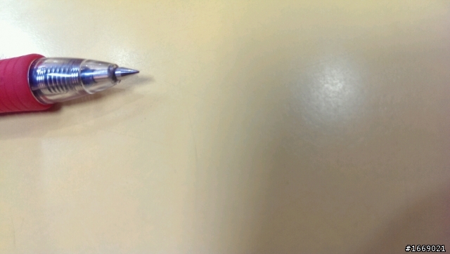 請問中性筆的筆頭設計可以看的出優缺點嗎?