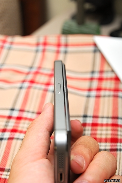 [開箱] CAFFEINE iPhone5付費套件 加碼 Tunewear FRAME x FRAME Shock Mount 搭配照