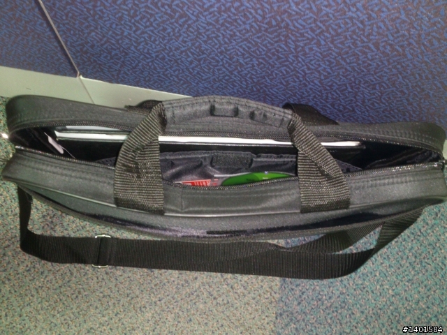 [開箱]Fujitsu LifeBook LH532A-VB322 買了...原來這就是迷夜黑呀?